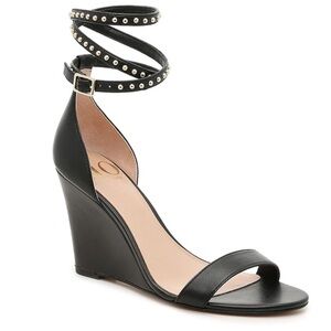 NWOB JLO Jennifer Lopez Bannah black leather wedge